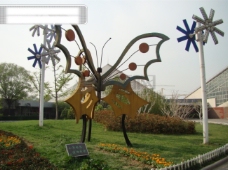 蝴蝶和风车雕塑