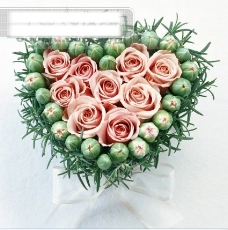 特色鲜花特写花的艺术浪漫的心心型花艺粉色玫瑰花丝带