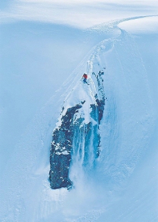 雪山极限运动图片